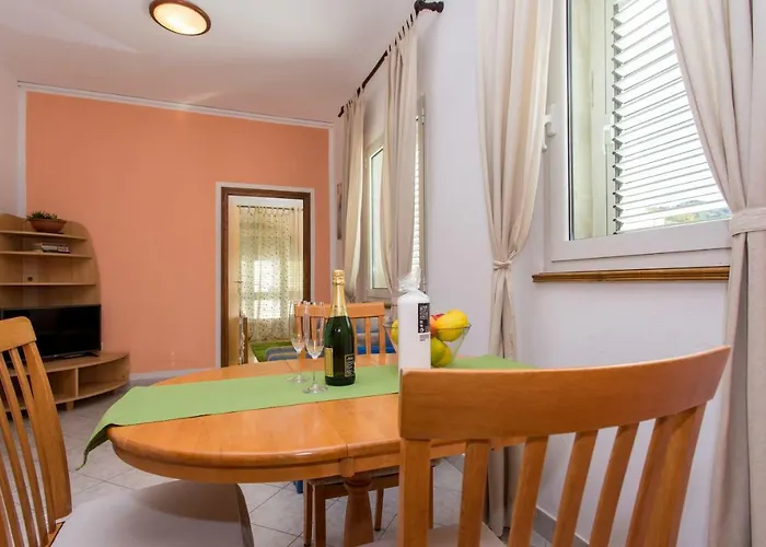 Apartament Luka 2 *