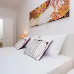 Luka 2 Apartman *